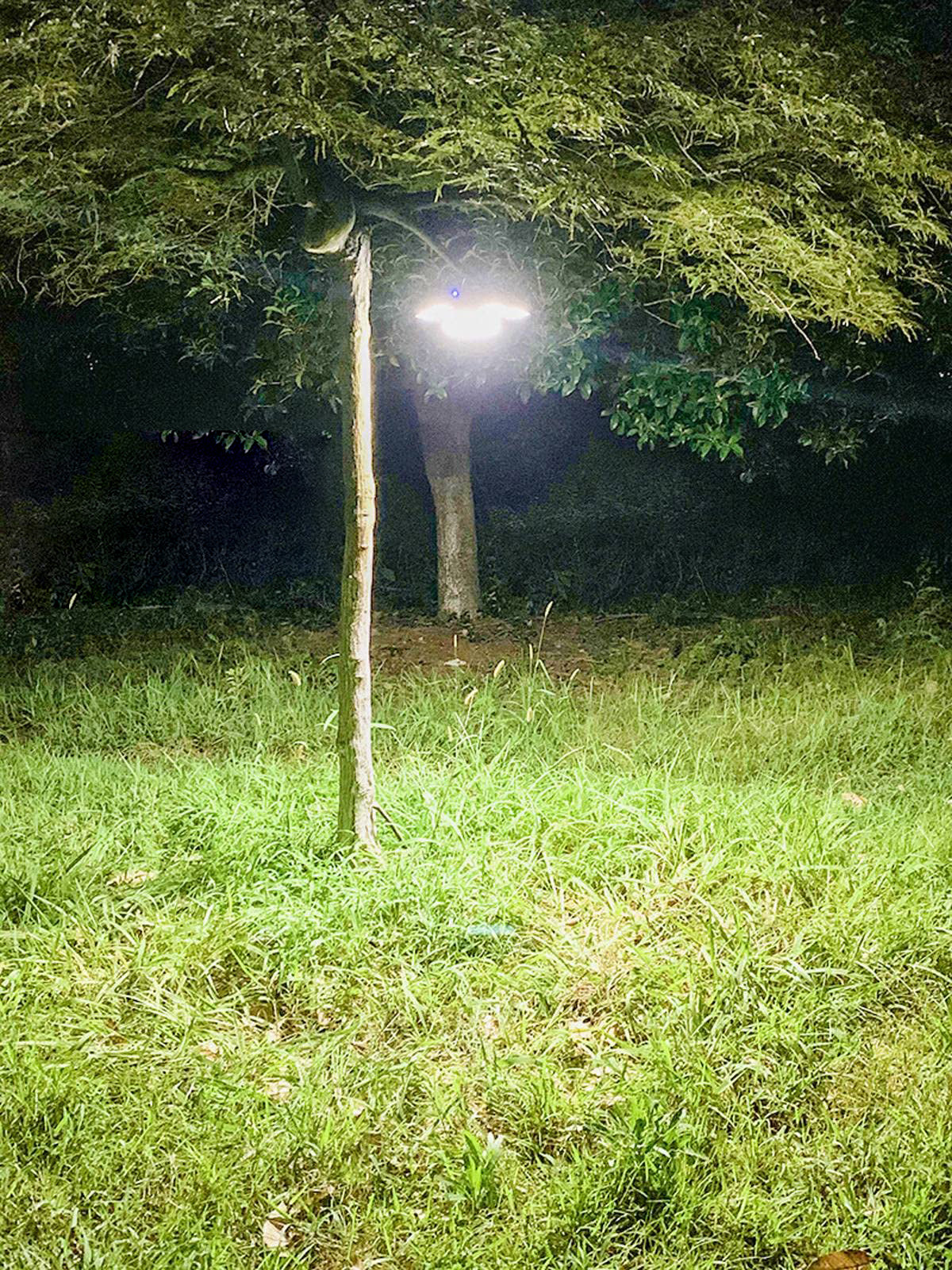 LED saulės pakraunamas turistinis žibintas